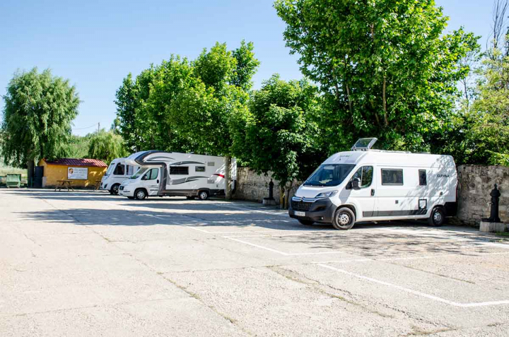 Claves para que no tengas problemas en un parking de autocaravanas