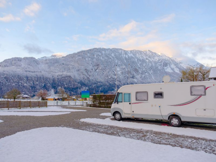 esquiar en autocaravana