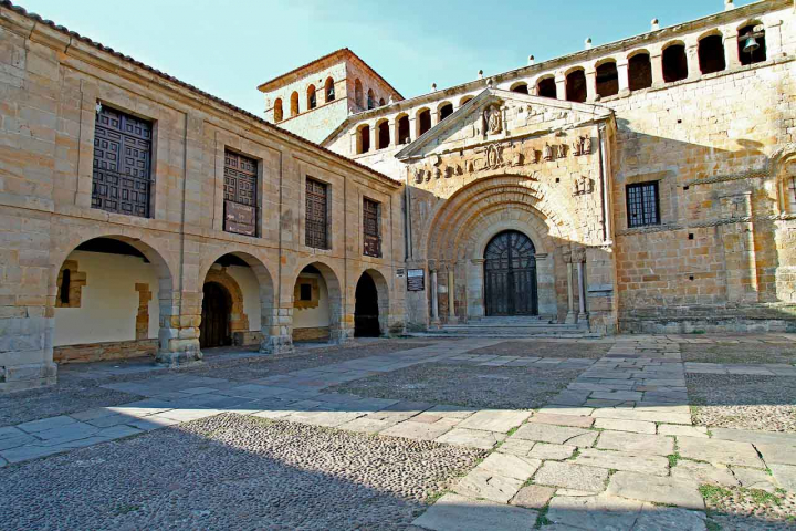 Viajar en autocaravana a Santillana del Mar