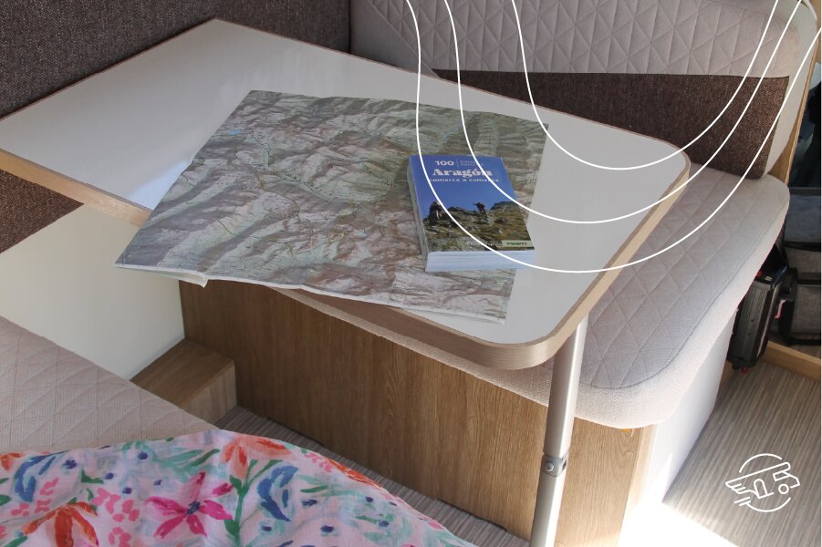 ¿Buscas alquilar una autocaravana que permita mascotas? Topcaravaning somos pet friendly