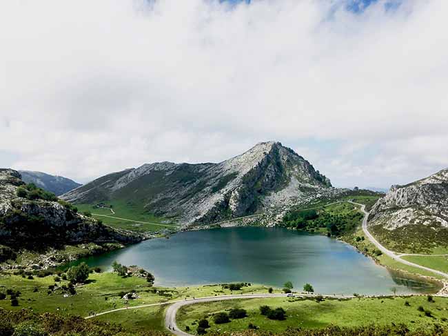 Viajar en autocaravana a Cangas de Onís