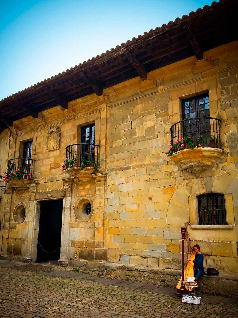 Viajar en autocaravana a Santillana del Mar